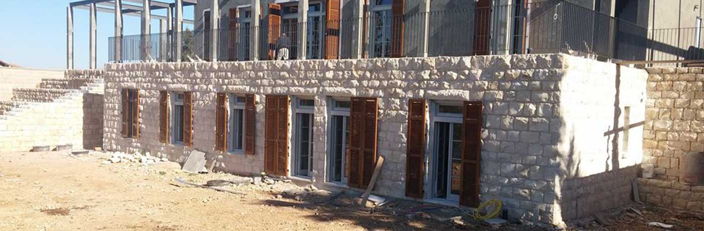 עמנואל חלונות ודלתות ההתקנת חלונות ותריסים בהרי ירושלים